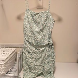 Forever 21 green daisy zip up dress